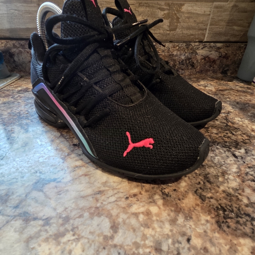 PUMA Axelion Black Sneakers Fade Running Size 7.5 Women’s - Picture 2 of 14